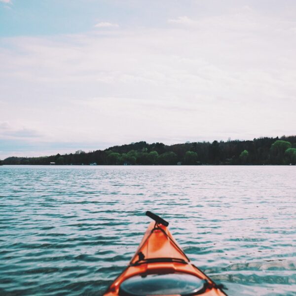 lake-kajak-kayak